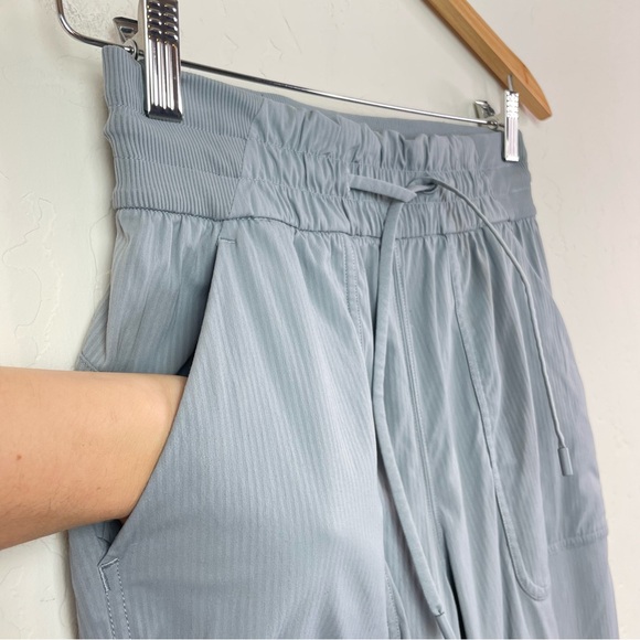 Lululemon 2021 Beyond the Studio Crop Pants in 
Rhino Grey Size 4 Style W6BJBS - Picture 8 of 16